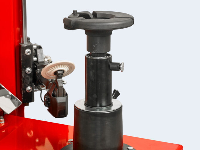 Hunter TCX70 Pro tyre changer centre clamp platten